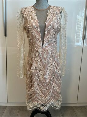 NWOT DRESS THE POPULATION Long Sleeve Lace Shift Midi Dress Nude, Size L